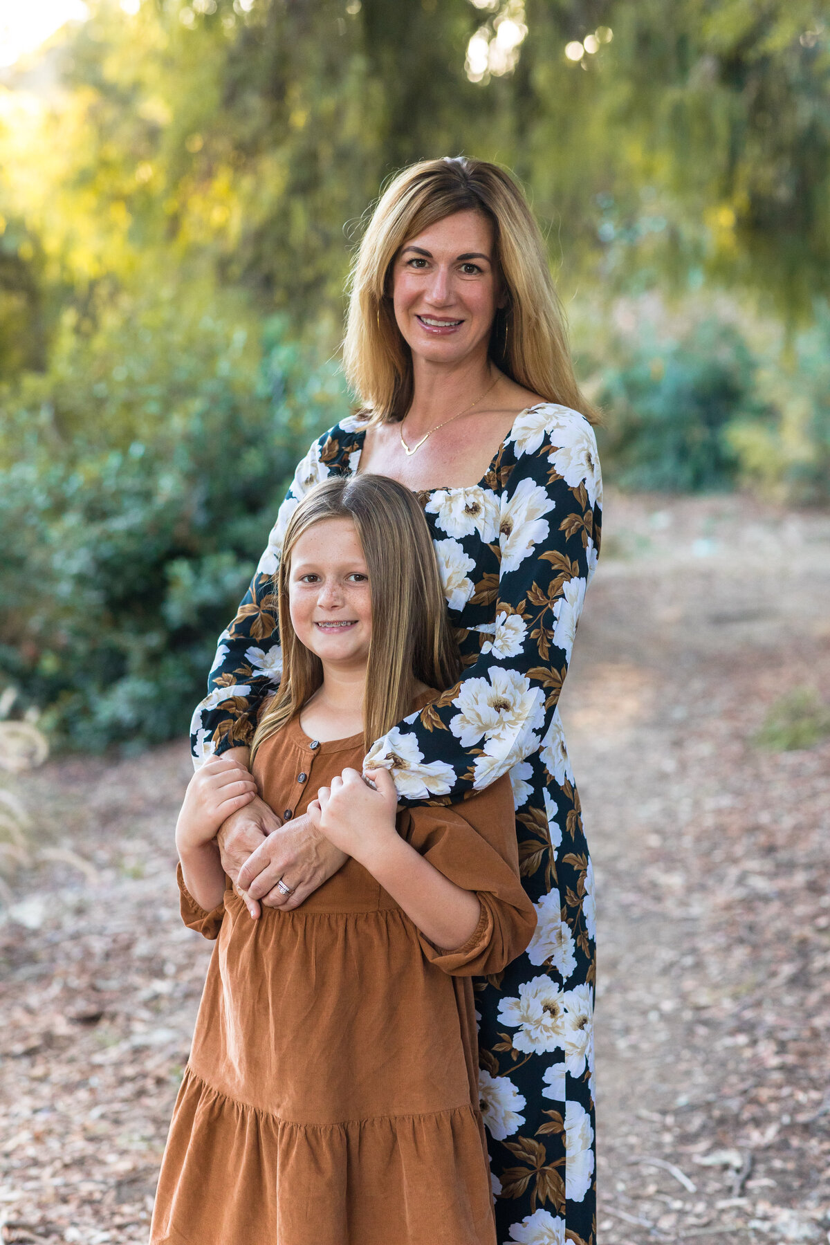 colorful-ernie-howlett-park-family-portraits-4