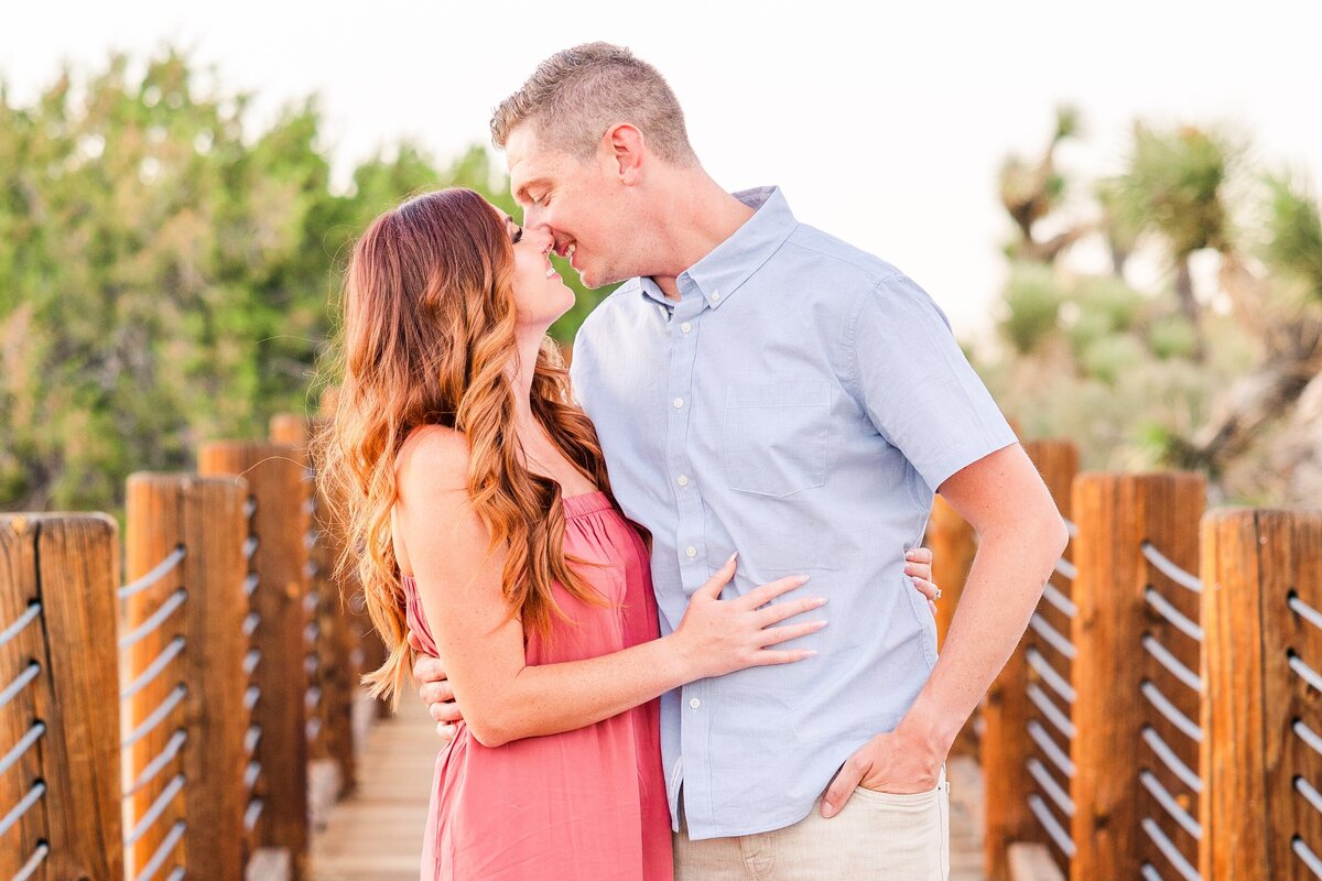 Desert-couple-portrait-Aronoff-Photography-12