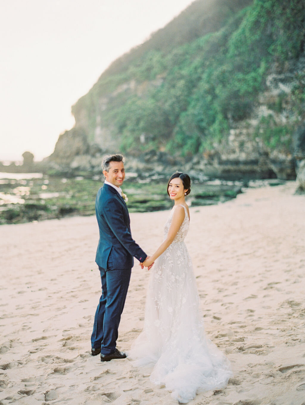 VIVIENANDALAN_SALLYPINERA_CALLMEMADAME_BALIWEDDING_SUNDAYBEACHCLUB-1084