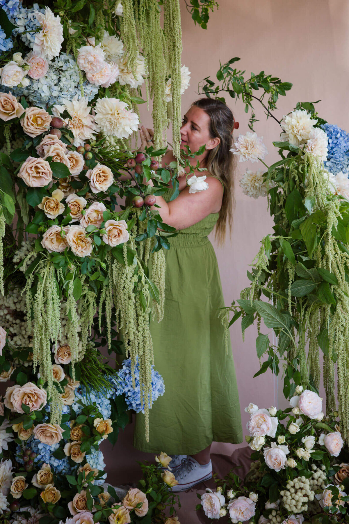 blue-green-garden-inspired-florals