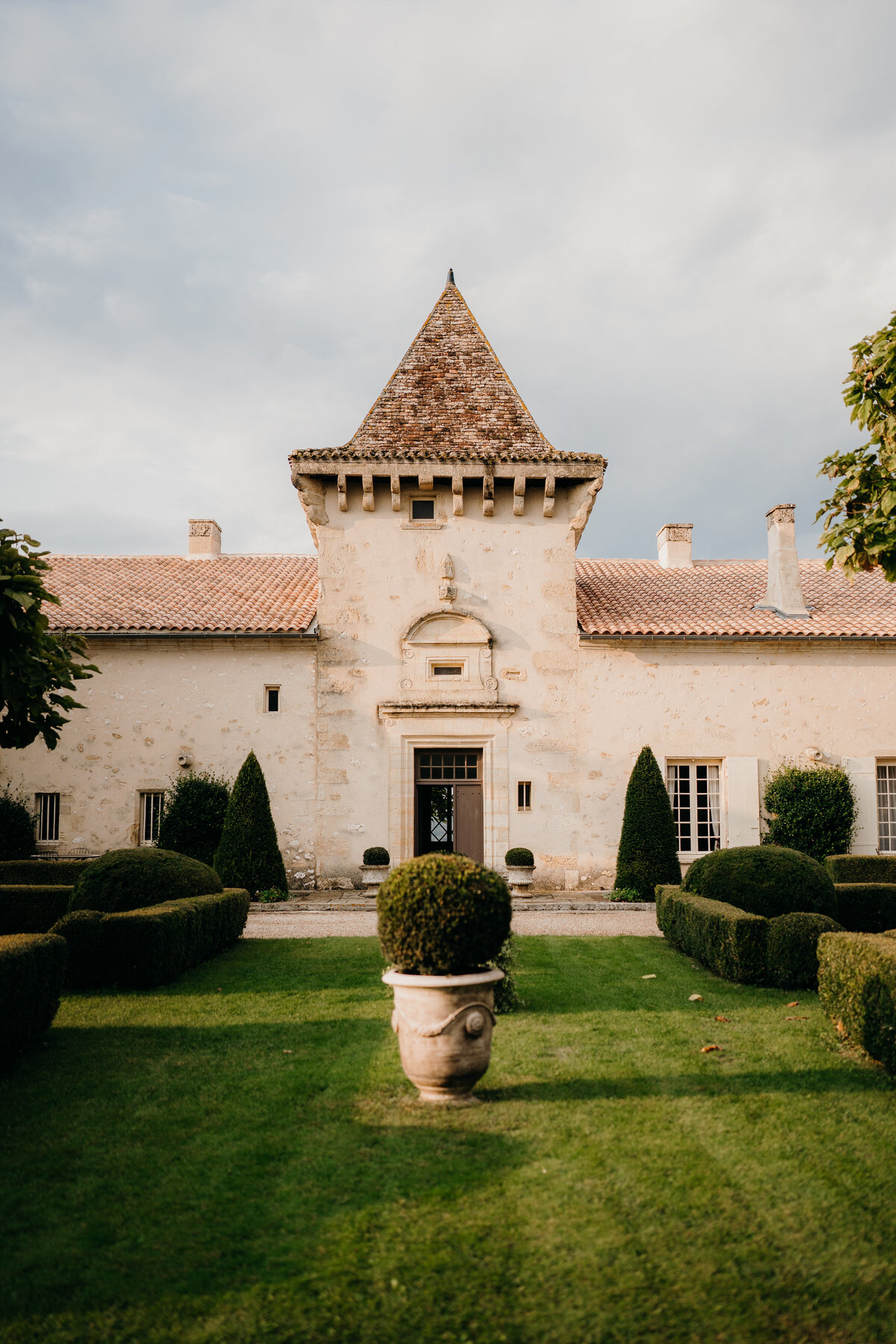 Laura_Jayne_Photographer_Chateau_Soulac_France-1-7