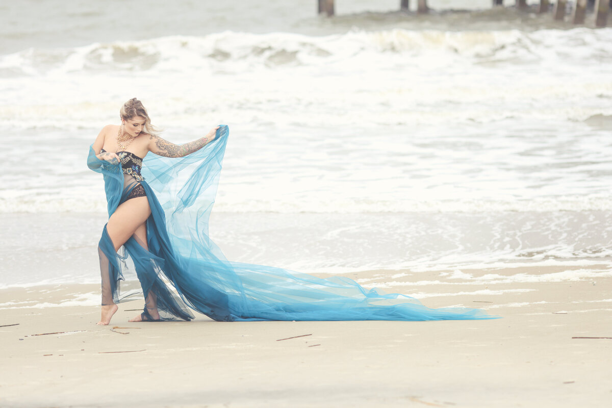 savannah-glamour-flowy-dress-portraits-tybee-beach-05