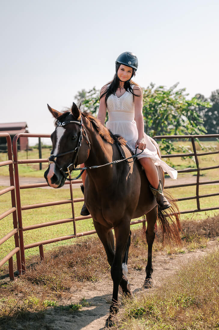 senior-session-with-horse-13