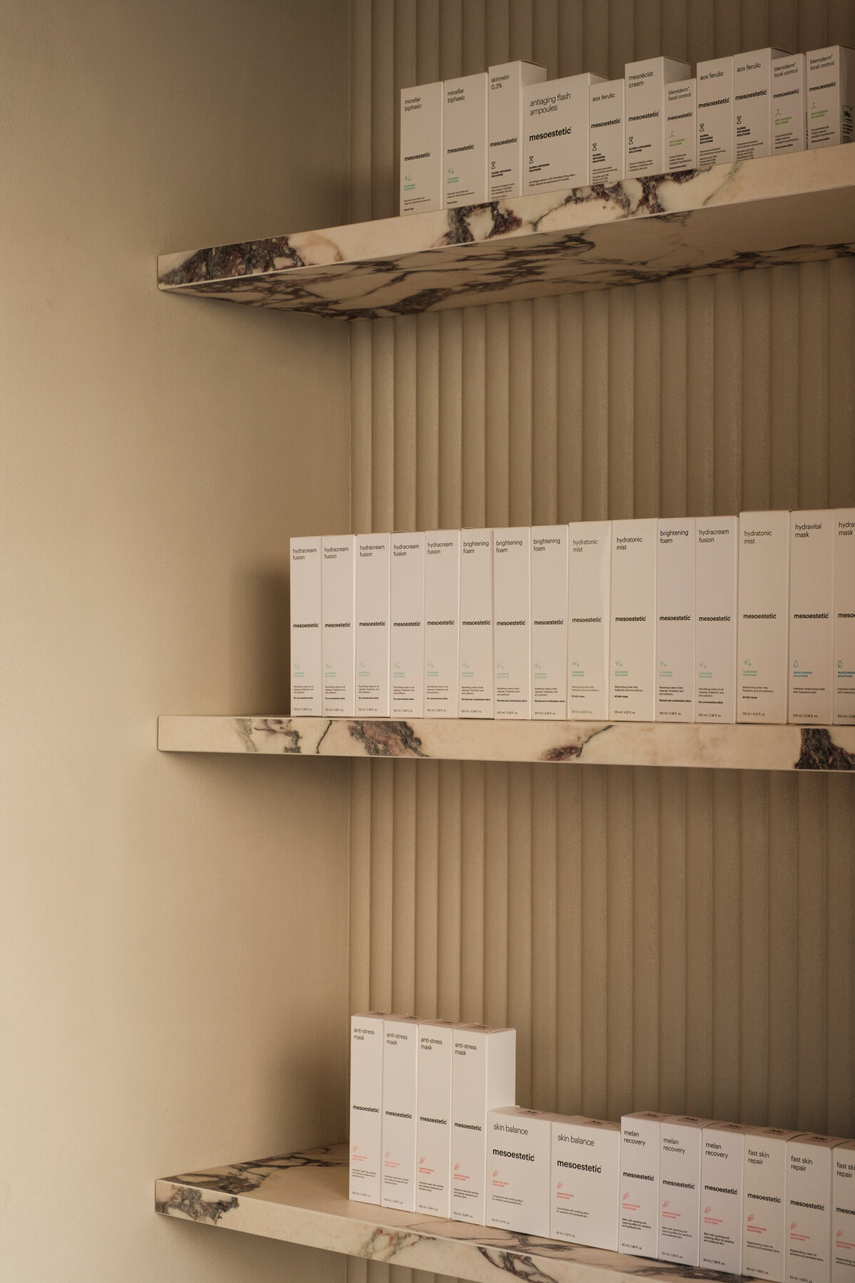 Tom Bremer_Sanne Kurvers Interiors_All Skin Clinic_web-11