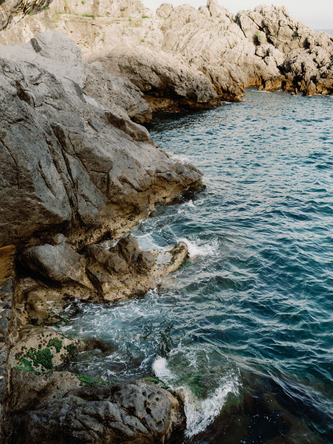 caruso-belmond-hotel-amalfi-coast-ravello-wedding-07-rocky-coastline-blue-water-jenny-fu-studio