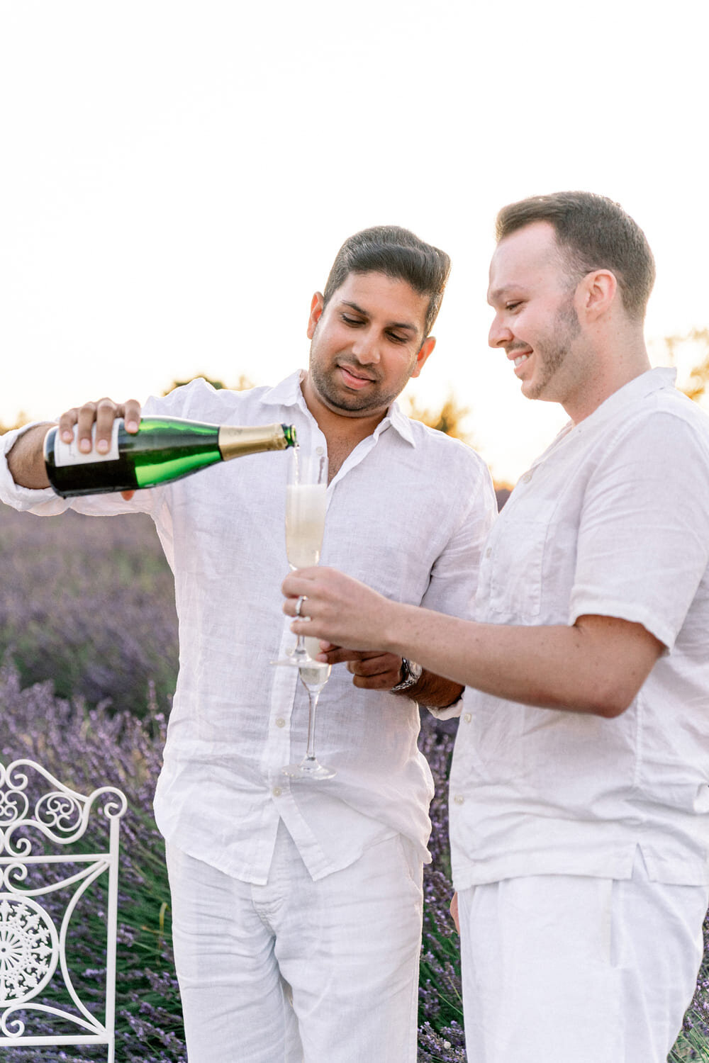 Marriage-proposal-in-the-lavender-fields5