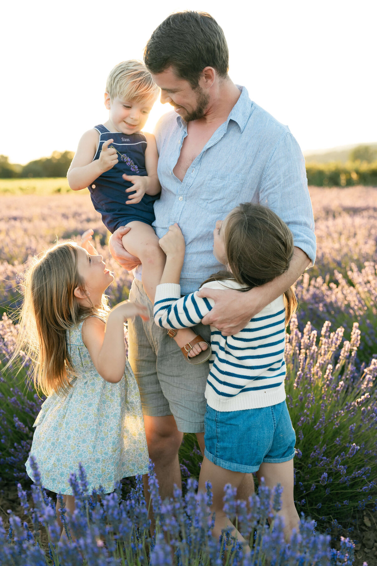 Sunrise photo shoot in  France lavender fields