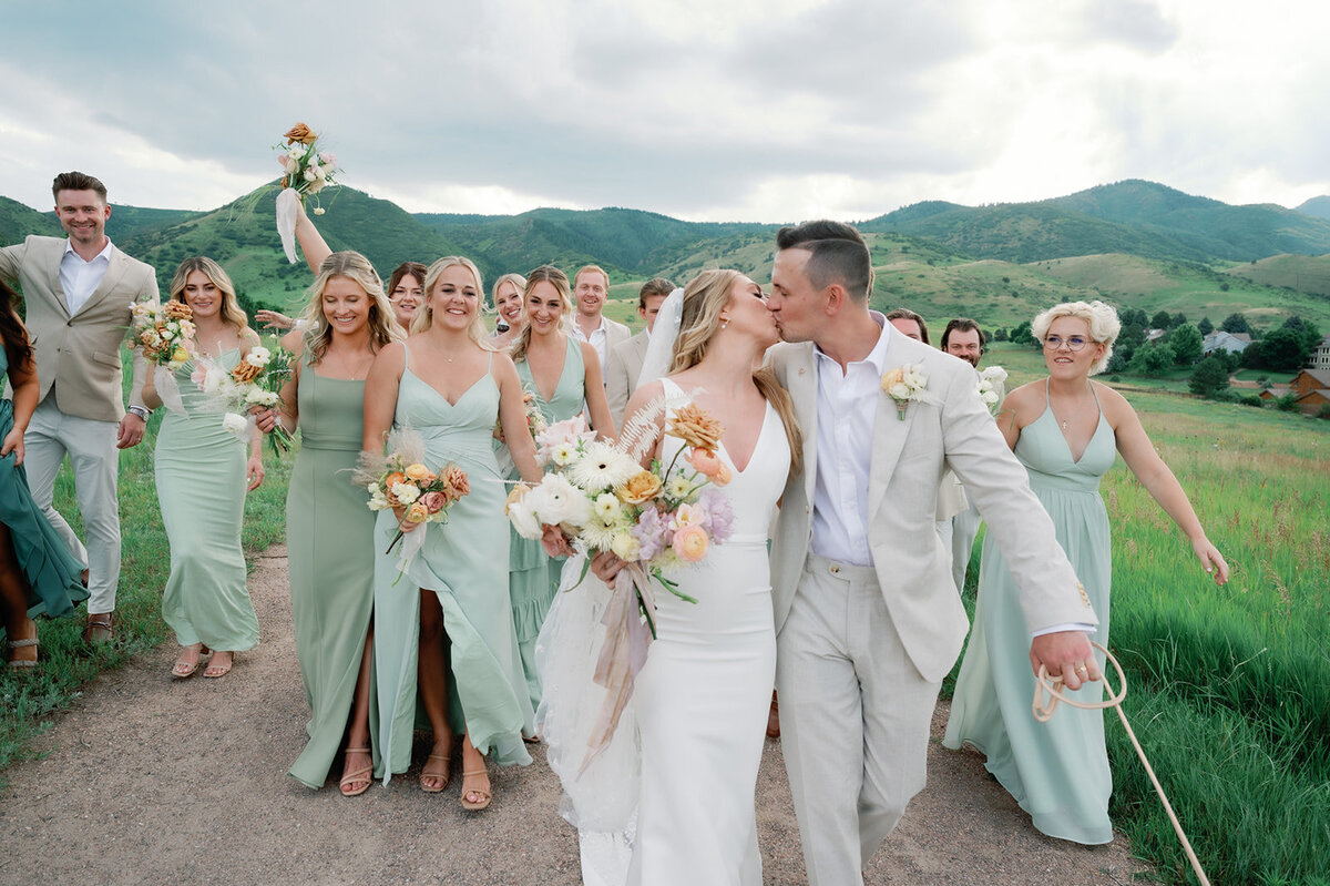MorganandJoeSneakPeaksWedding-089