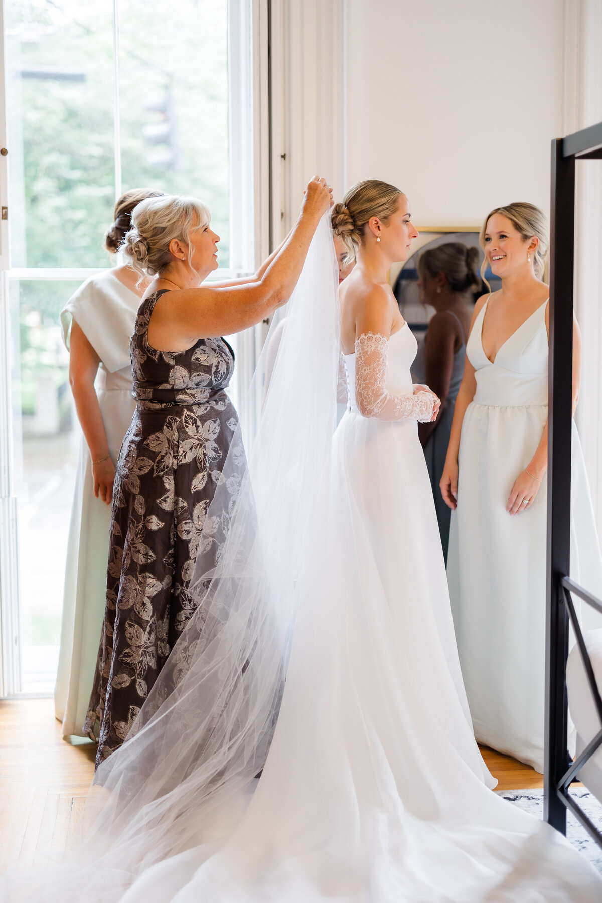 kasia-sickau-photography-wedding-photographer-hannah-and-TJ-the-grand-ballroom-covington-ky-76