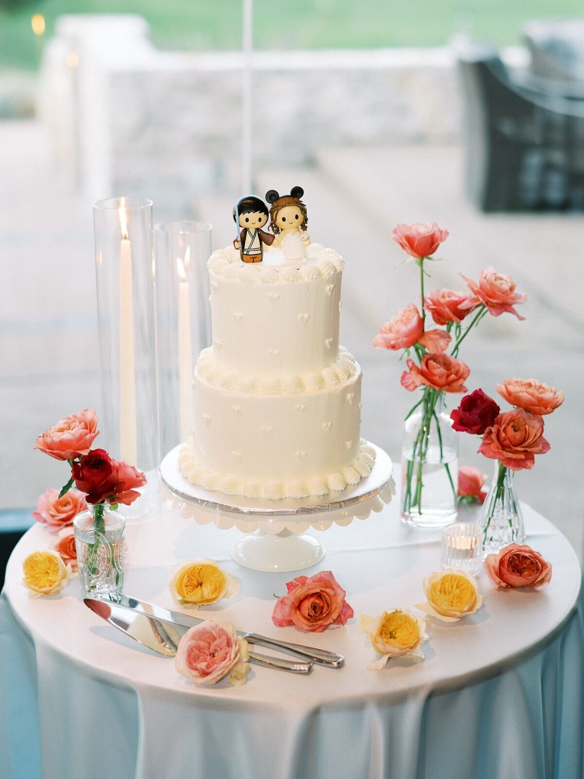 wedding-cake-with-topper