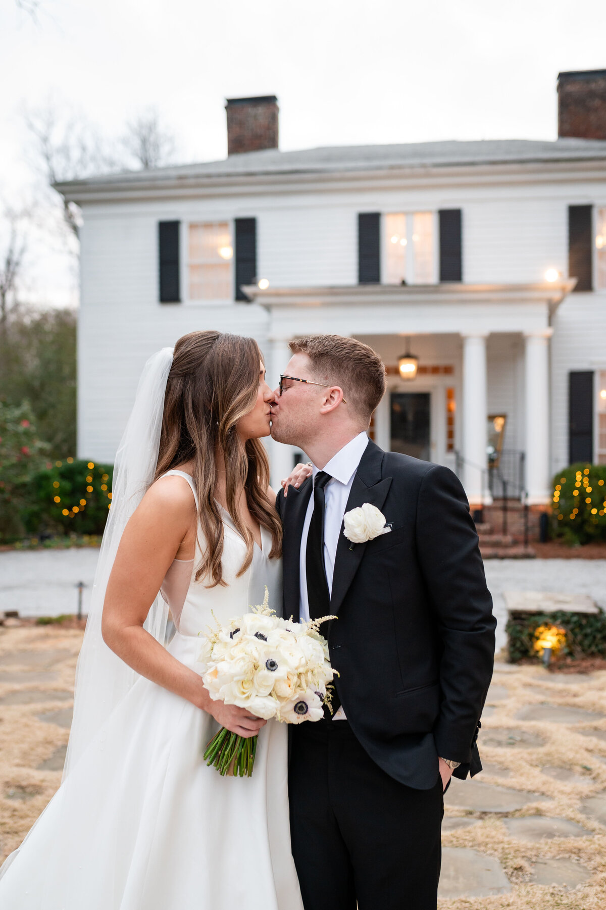 Allie Goodspeed is a wedding photographer based out of Austin, Texas serving Texas and beyond.