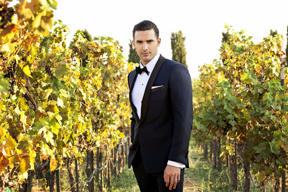 Winery-wedding-bride-groom-010