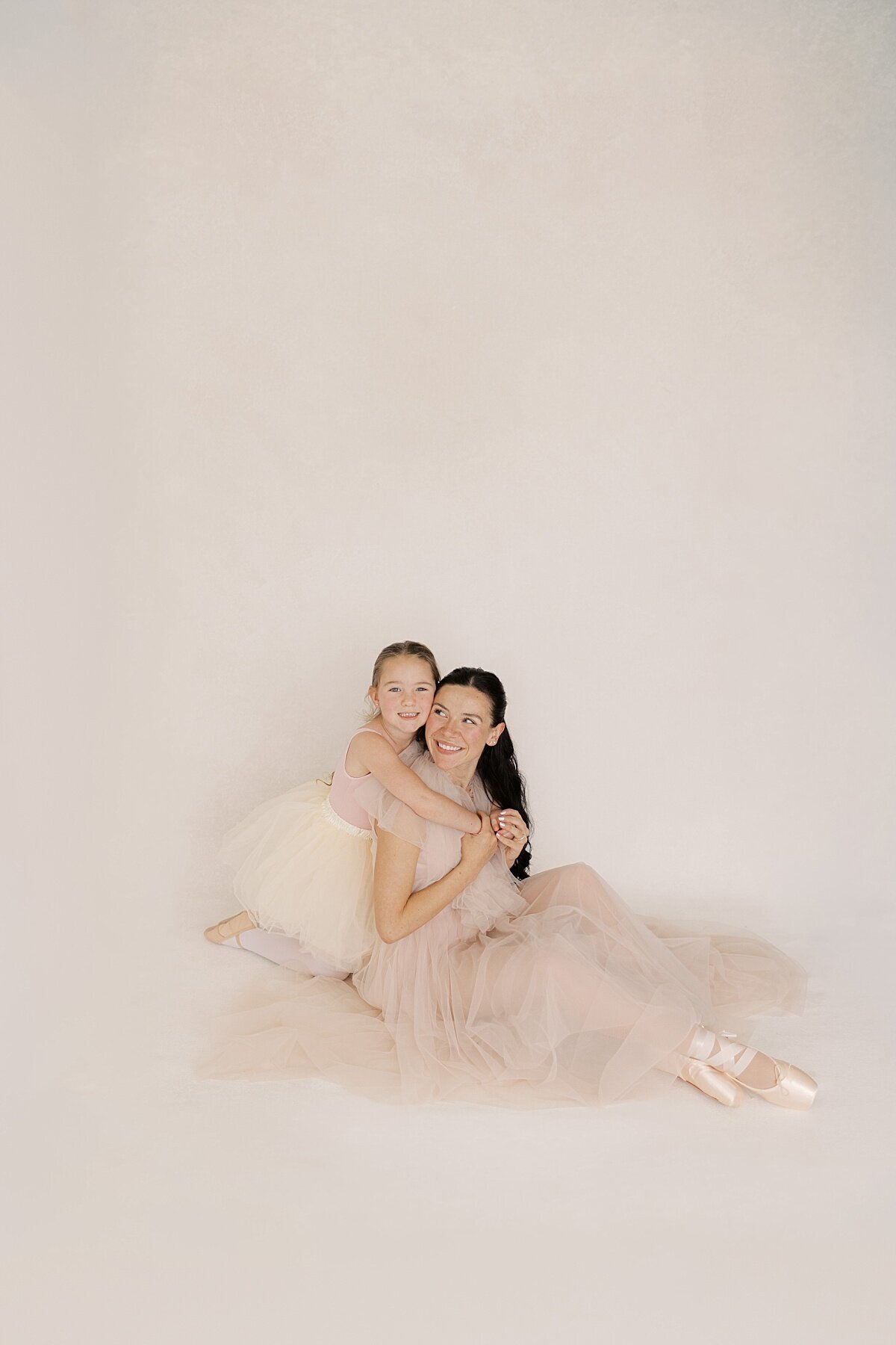 ballet dance mother-daughter photo session lancaster pa 