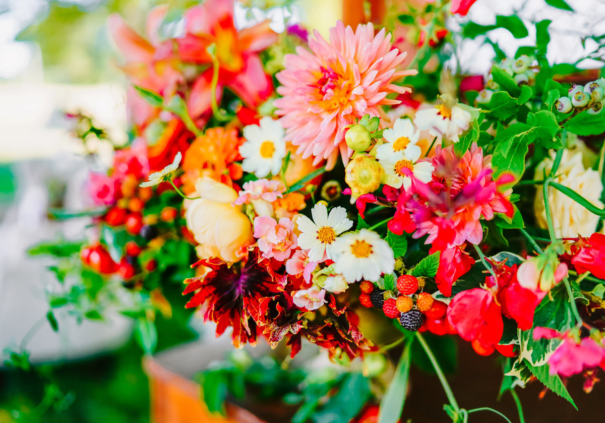 floral center piece  felt mansion estate wedding