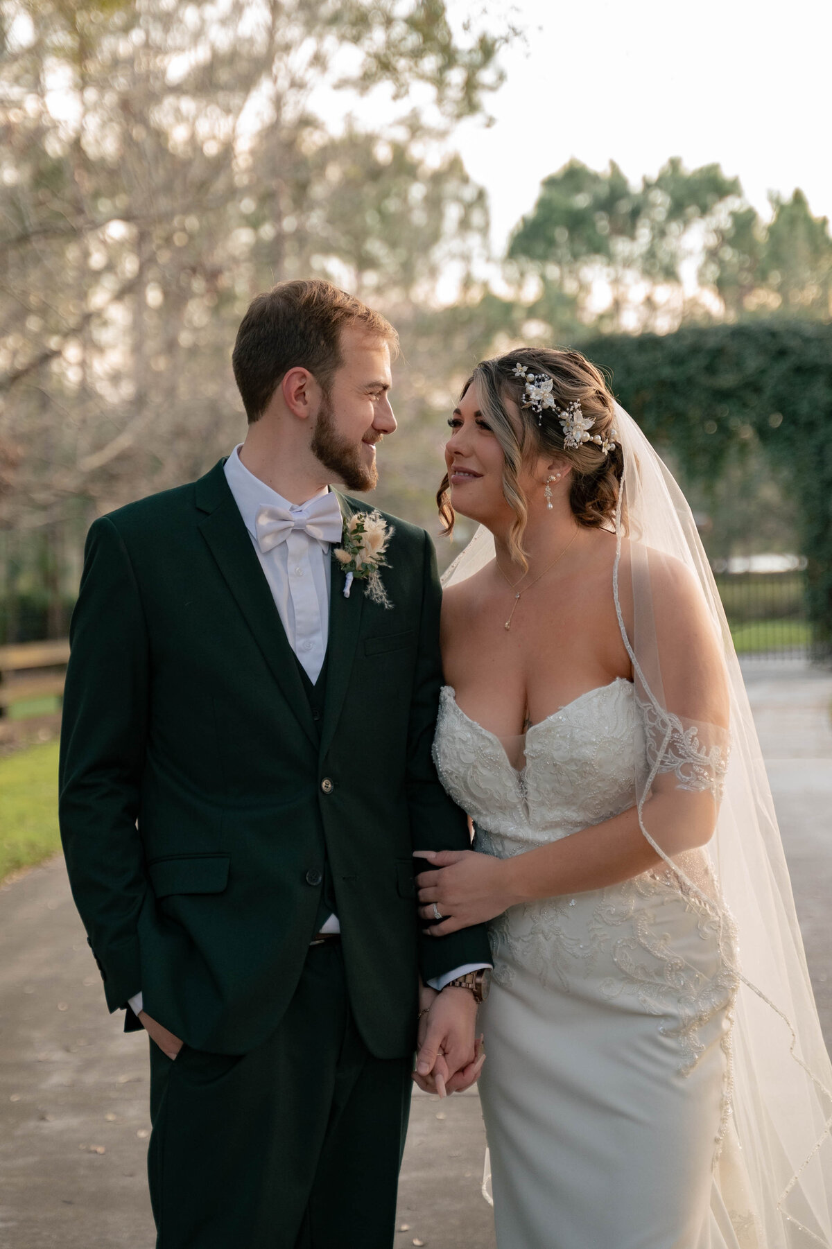 Orlando based Wedding and engagement photo studio