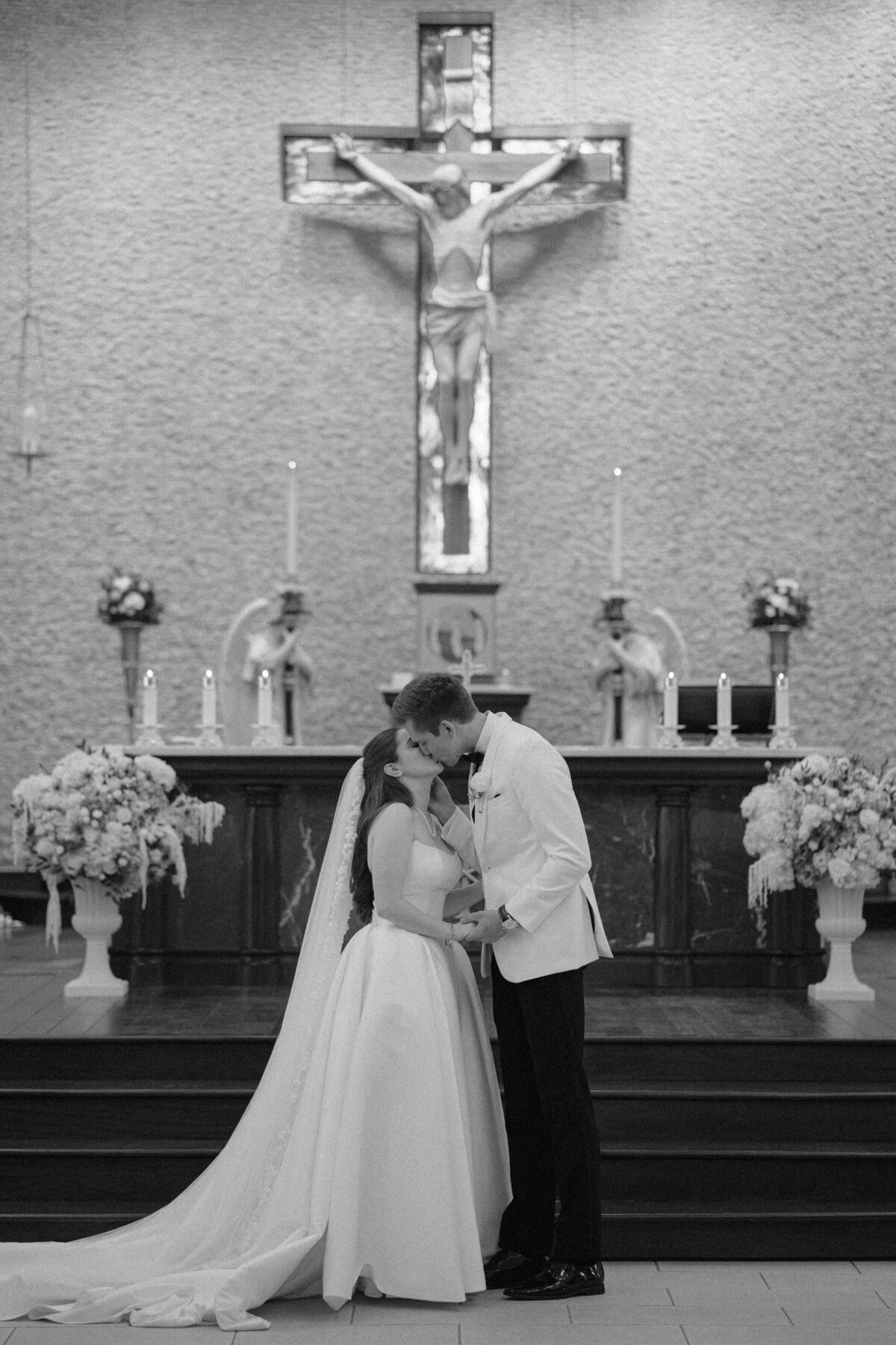 Grace & Ardor Co. East Coast Wedding Engagement Photography Pennsylvania New York City New Jersey Timeless Bold Art Direction Editorial Erin McGeever Lake House Inn-16