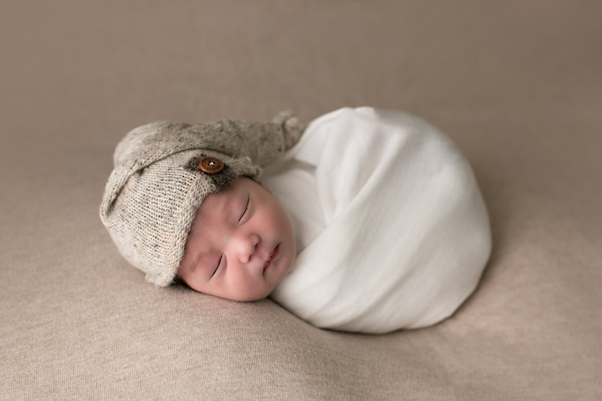 inland_empire_newborn_photographer_baby_boy_beige_color