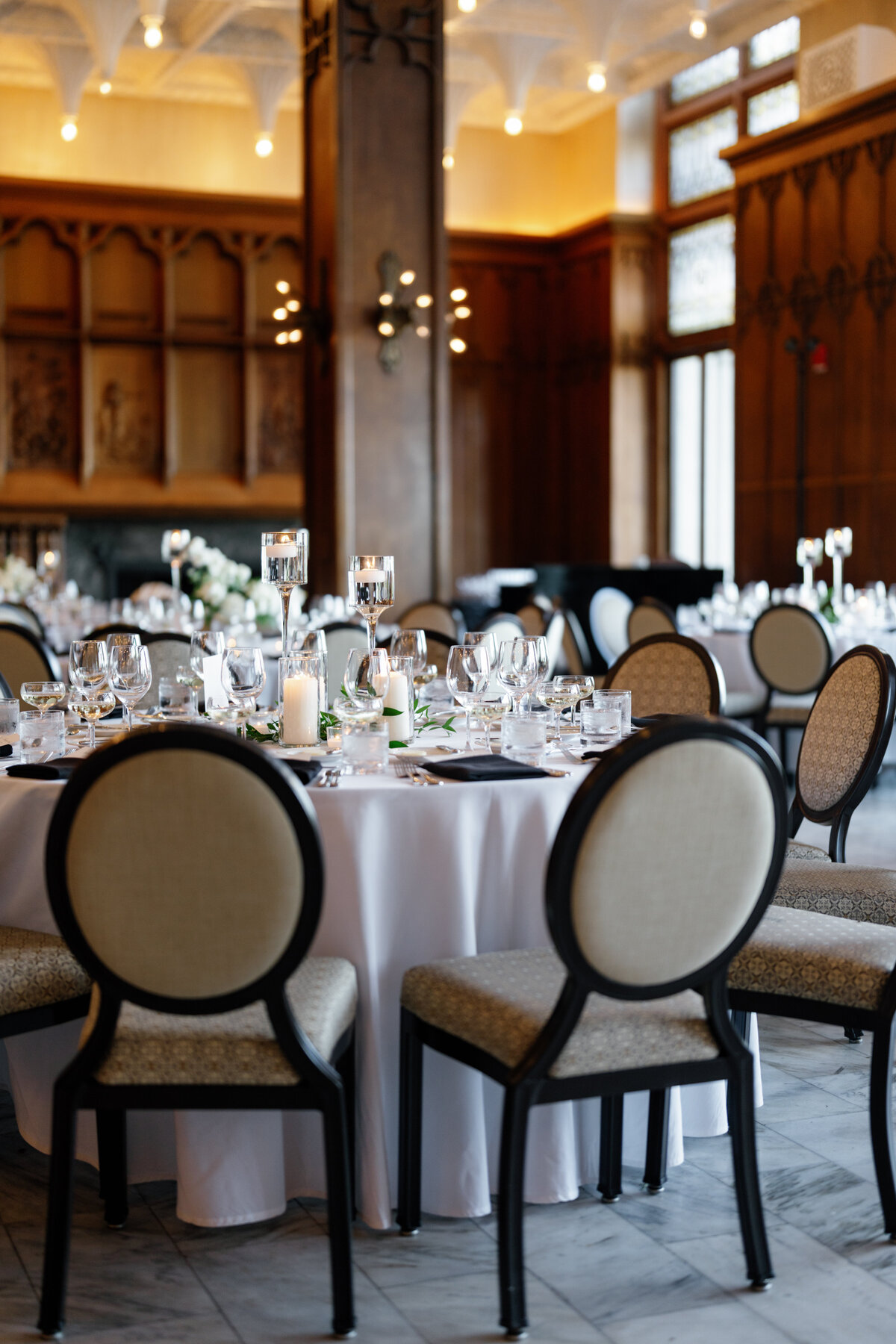 Aspen-Avenue-Chicago-Wedding-Photographer-Chicago-Athletic-Association-Simplicitee-XO-Design-Co-St-Mary-of-the-Angels-Church-Anomalie-Beauty-Timeless-Vogue-147