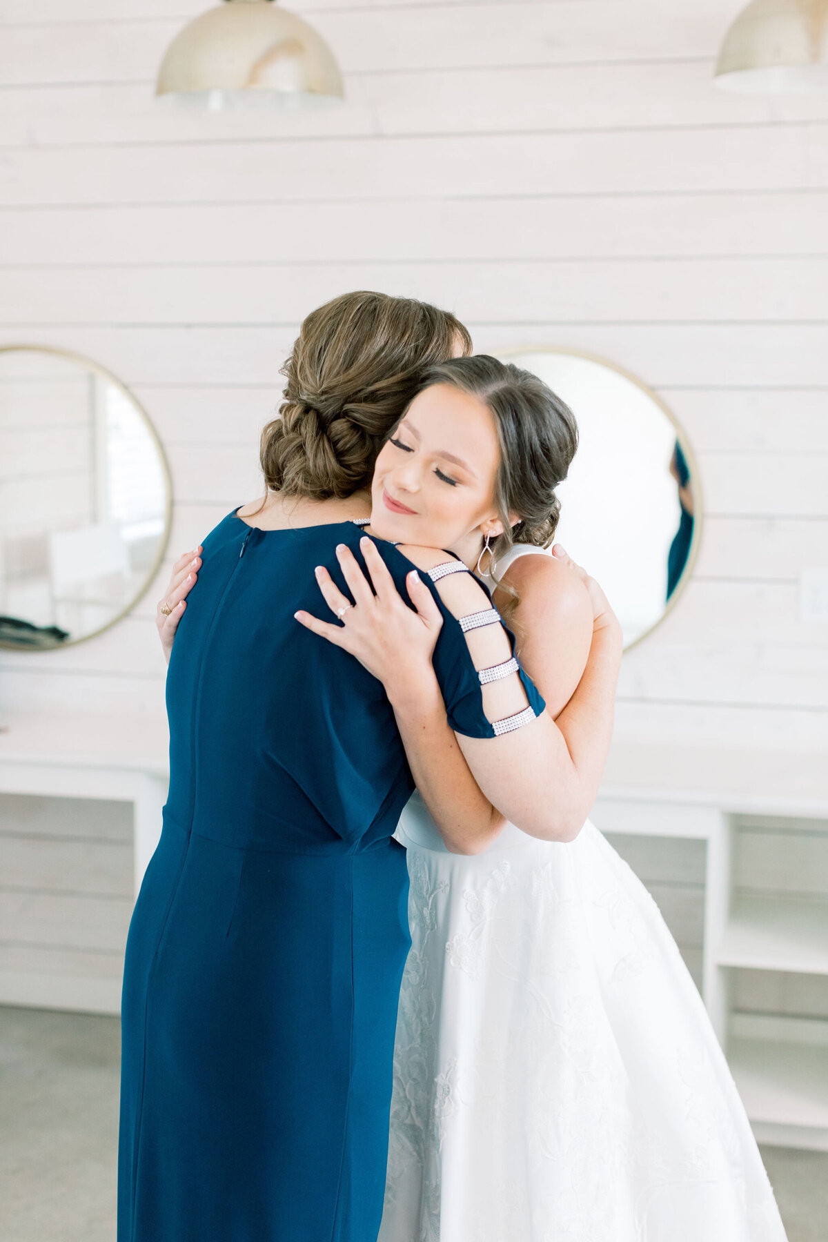 summer-rustic-blue-gin-wedding-32