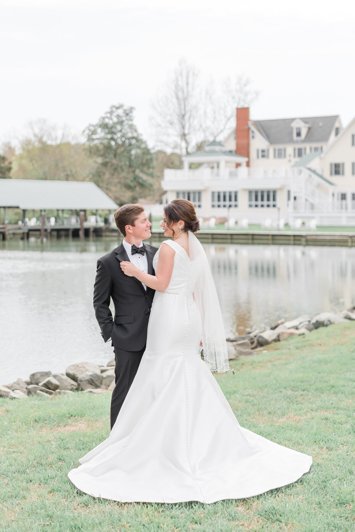 Oaks-Waterfront-Inn-Wedding-St-Michaels-MD-Wedding-Always-Avery-Photography-34