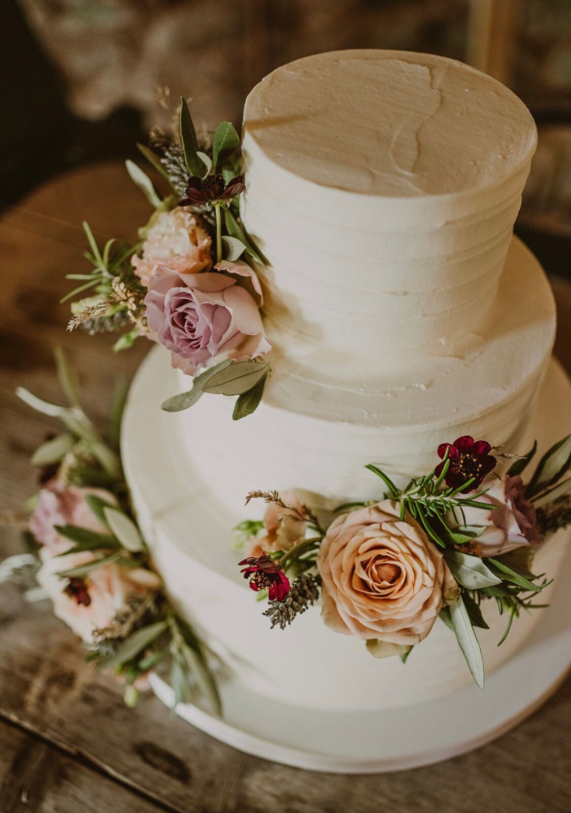 wedding cake flowers scottish borders