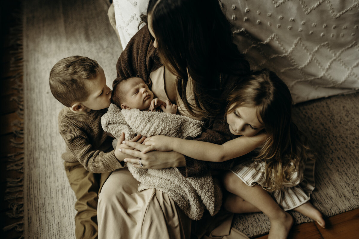 boho maternity photography in Lehigh Valley with earthy tones
