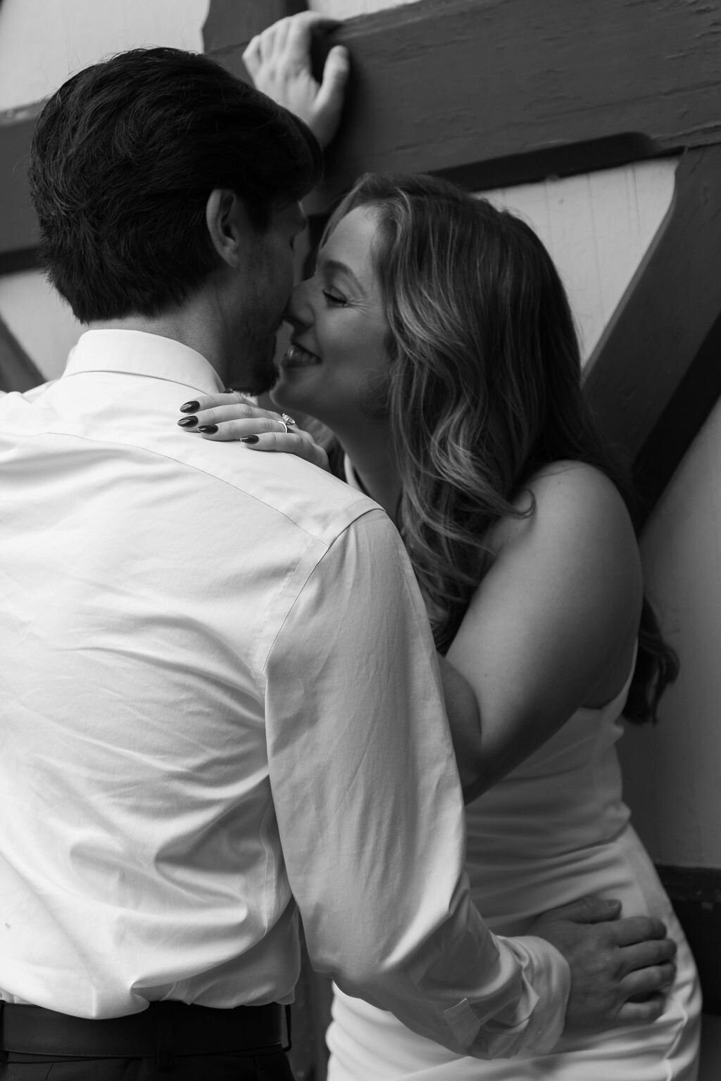 meredith-michel-photography-black-and-white-romantic-couples-portrait-richmond-va