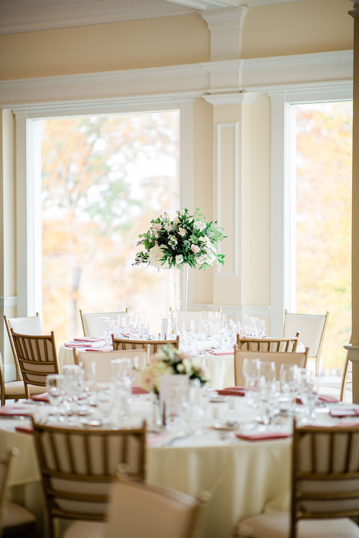 elegant wedding reception table setting Tuckahoe Plantation