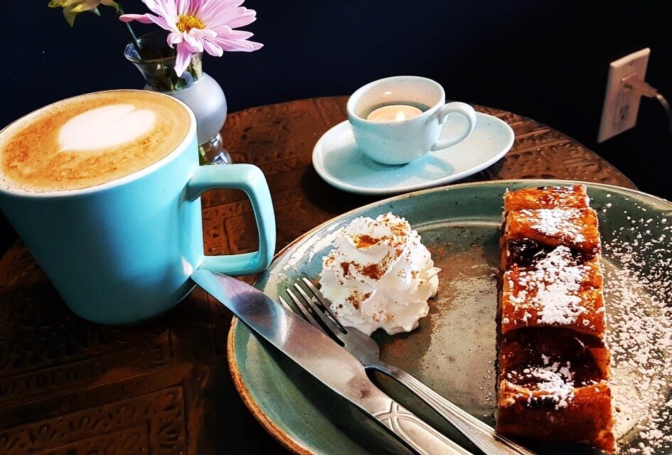 regina-cozy-cafe-desserts