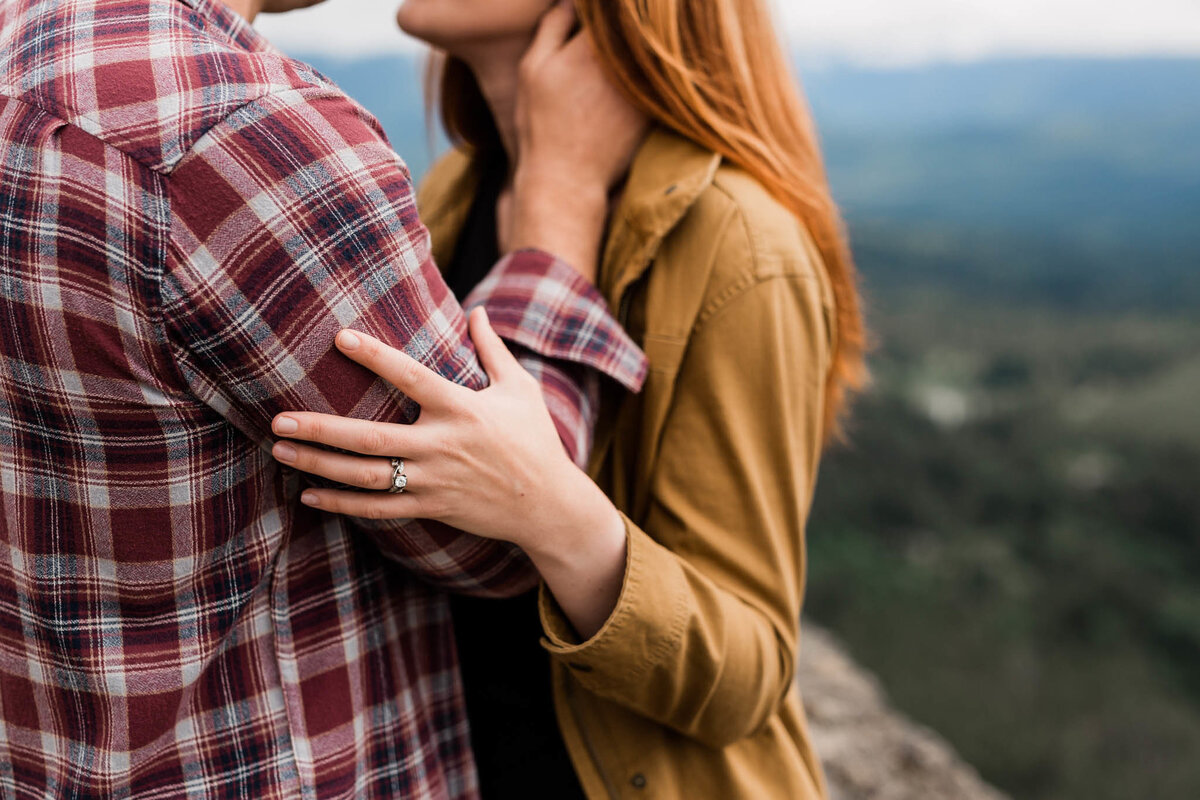 rattlesnake-ledge-engagement-session-10