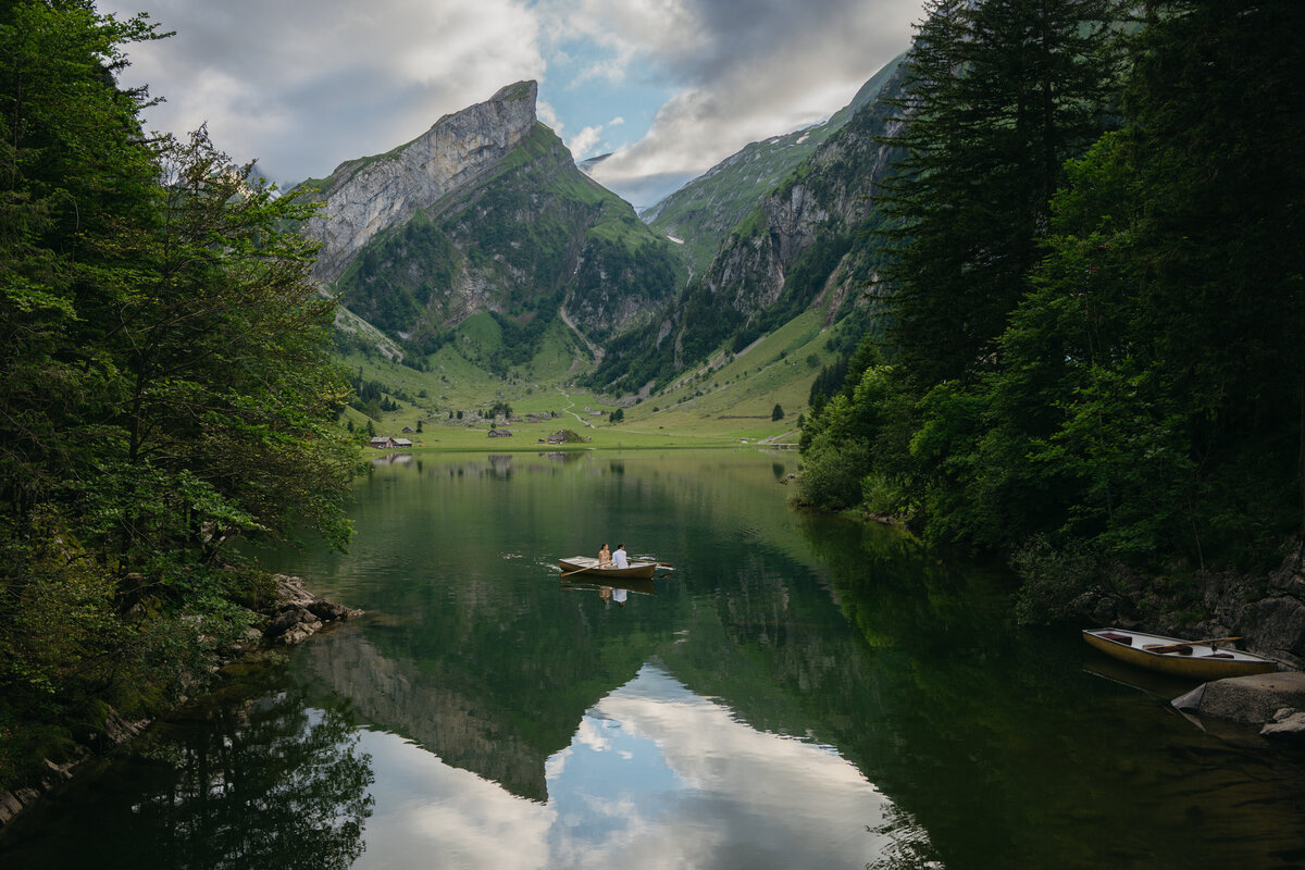 Elopement in rowboat at Seealpsee