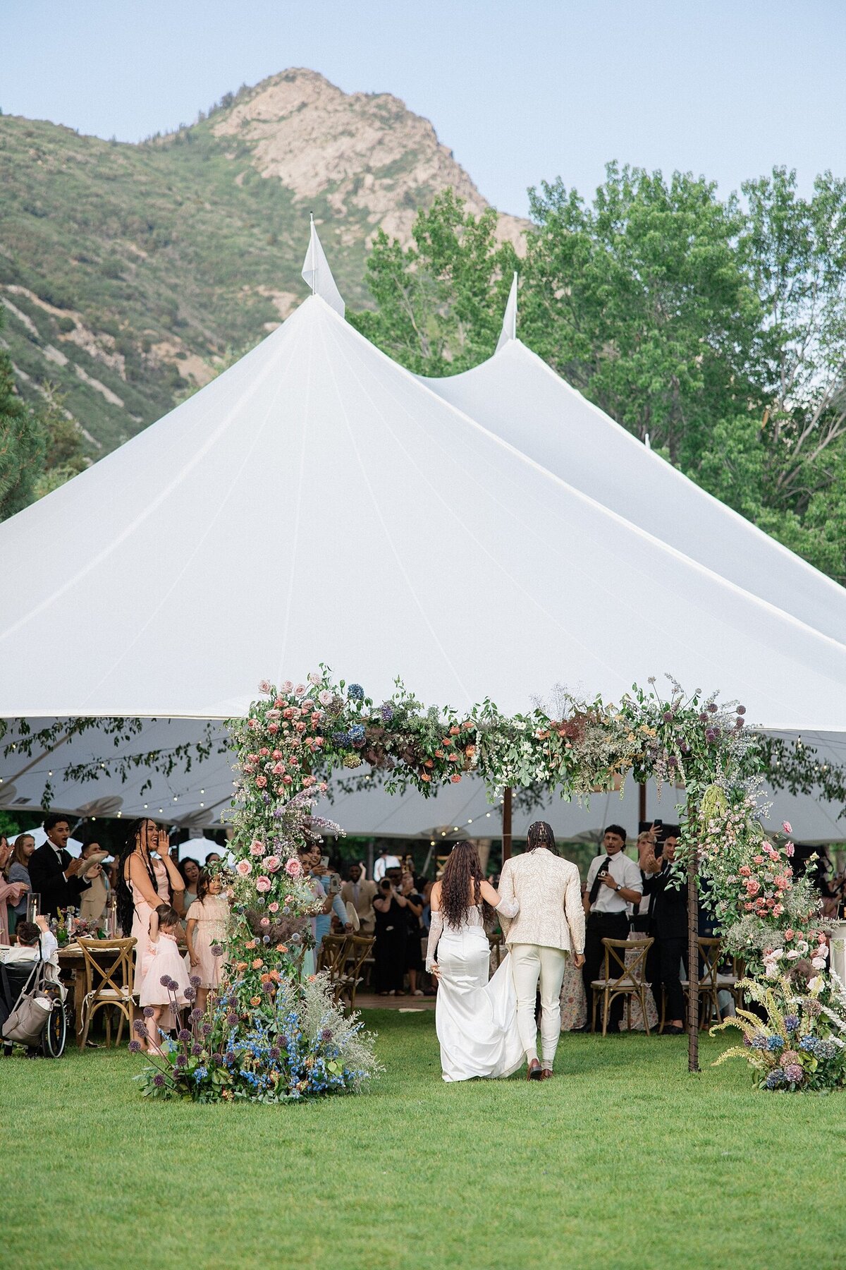 bright-la-caille-utah-wedding-photo_0234