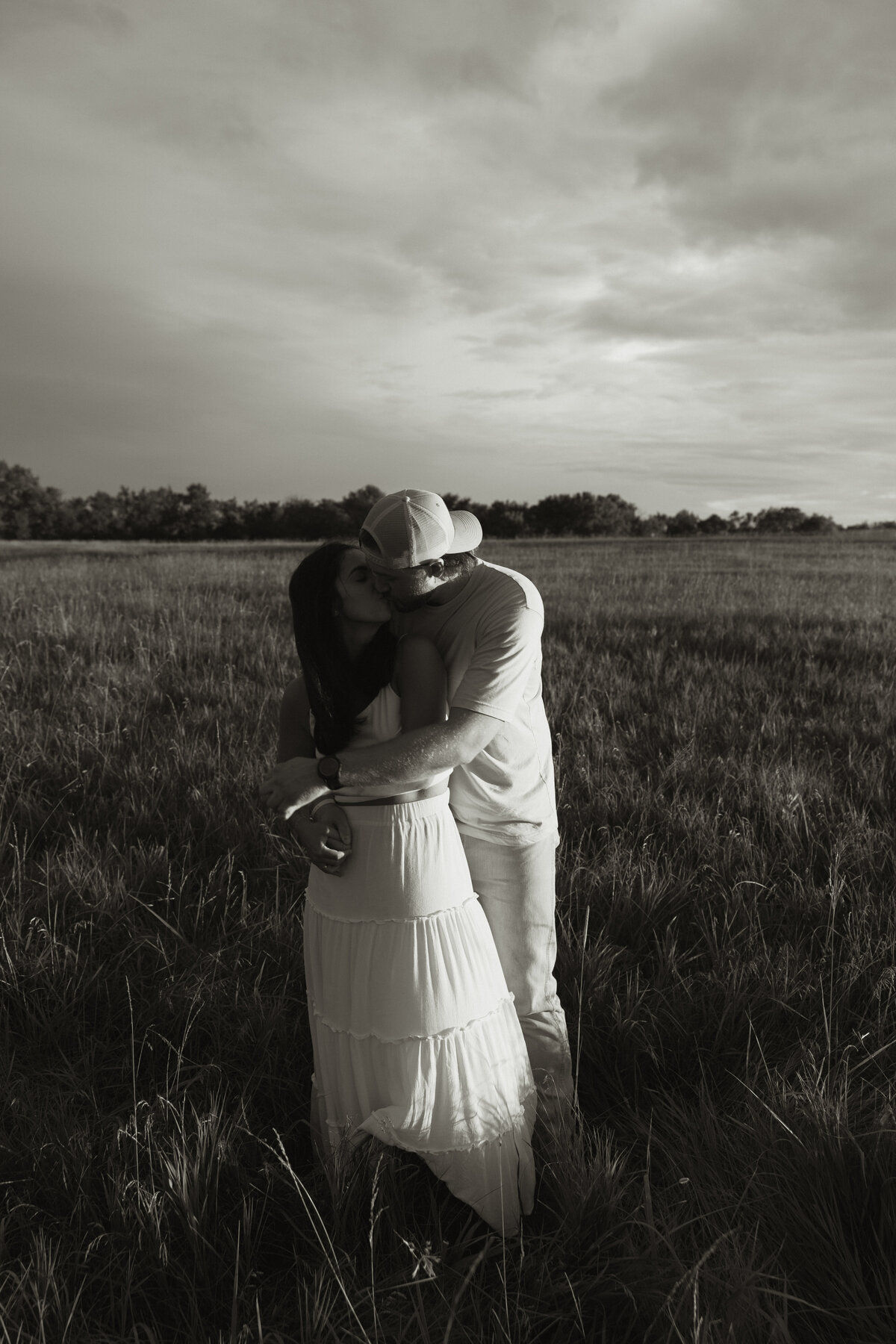 Wildflowercouplessessionwithtruck_emilyarwinephoto-154