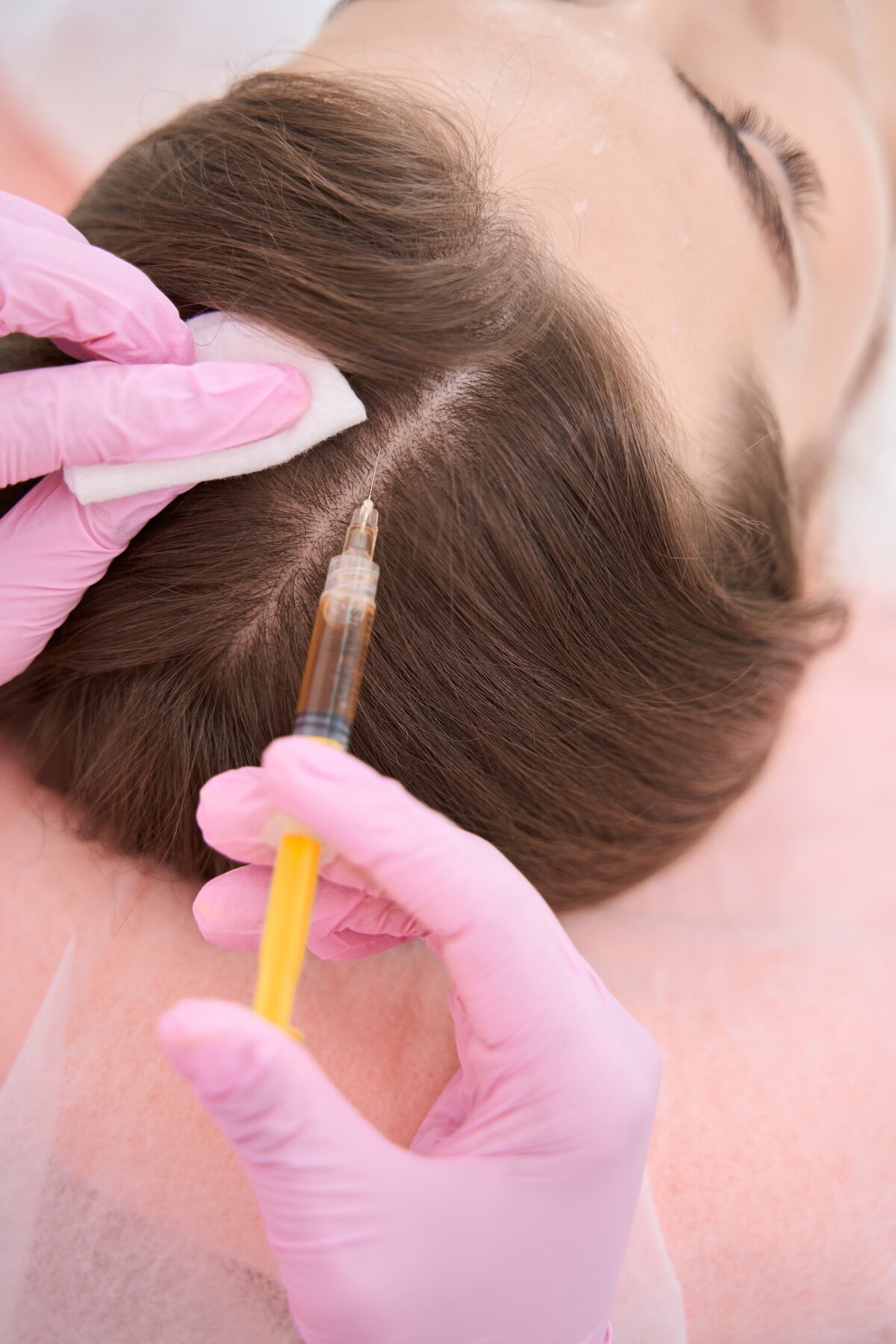 syringe-is-injected-subcutaneously-on-the-skin-of-2024-10-18-09-53-23-utc