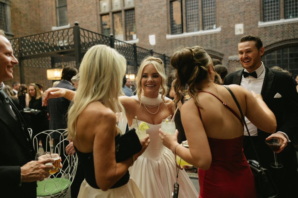 AveryPhillipsPhoto-Morgan+Dominic-DetroitInstituteofArtsWedding-252