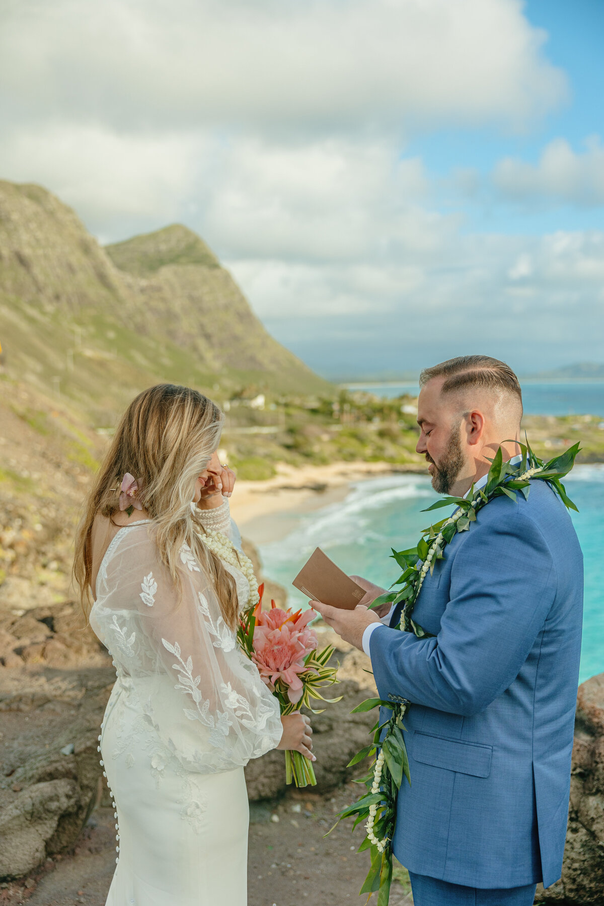 Elopement Photos in Oahu