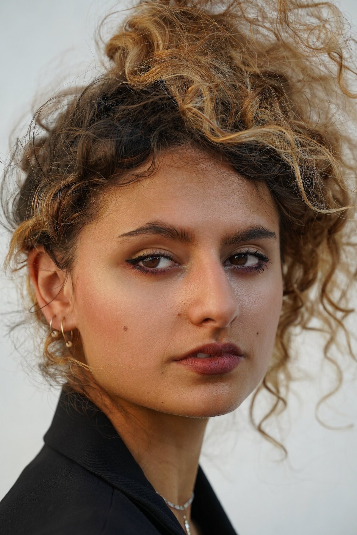 golden-light-blond-fashion-portrait-montreal