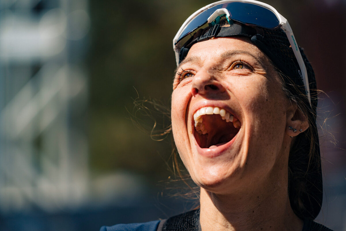 kansas-city-sports-photography-0113-woman-laughing-in-sports-gear