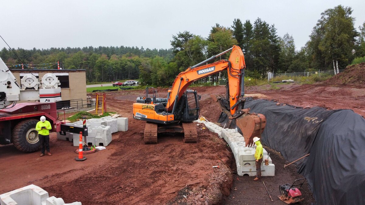 ishpeming-armory-redi-rock-wall (10)