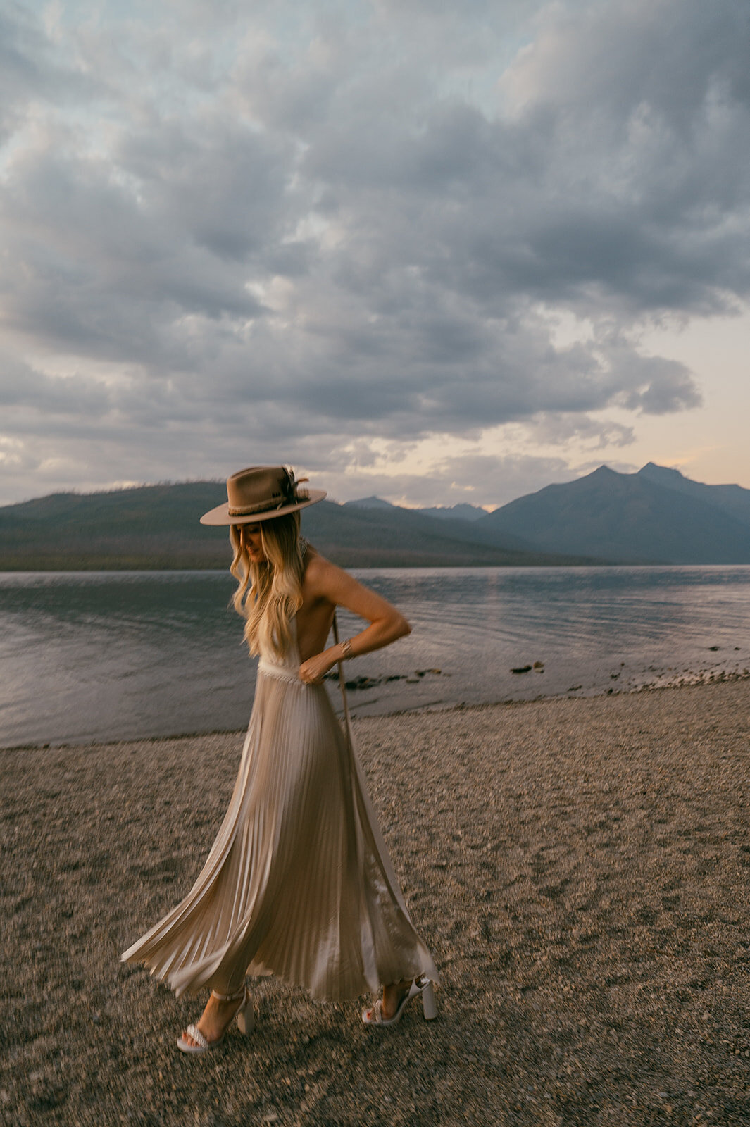 vintage-hollywood-glacier-national-park-elopement-presley-gray-photo1460