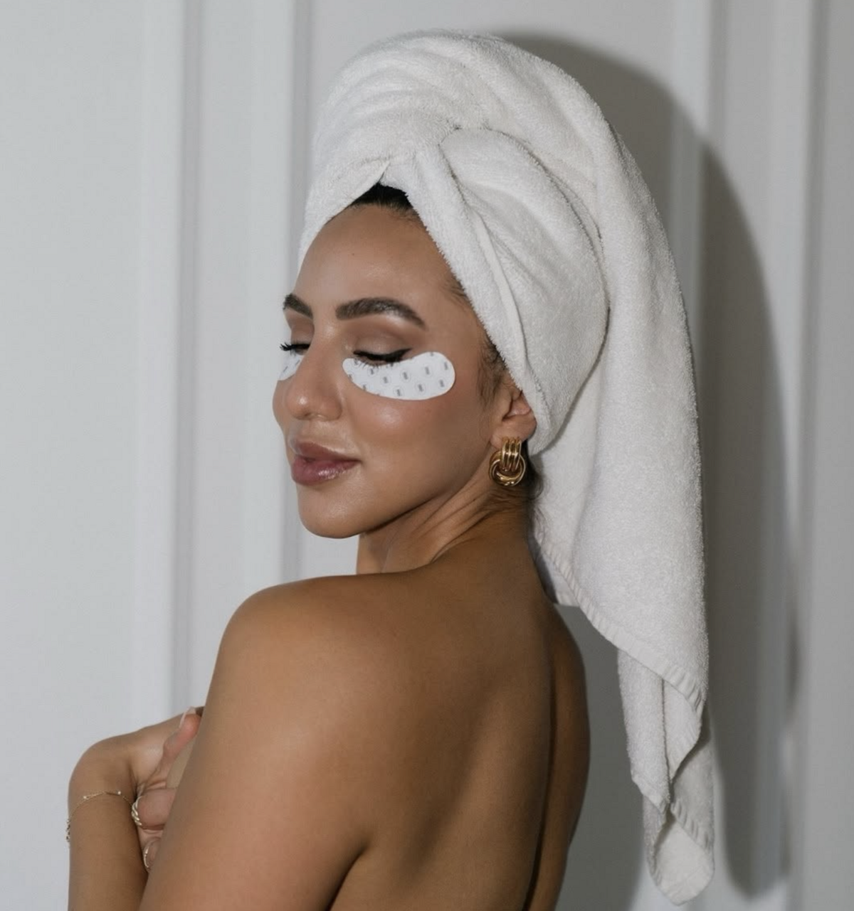 Image showcasing a facial treatment at The Complexion Club, a wellness spa designed to help clients achieve their skincare goals through expert care and self-care.
