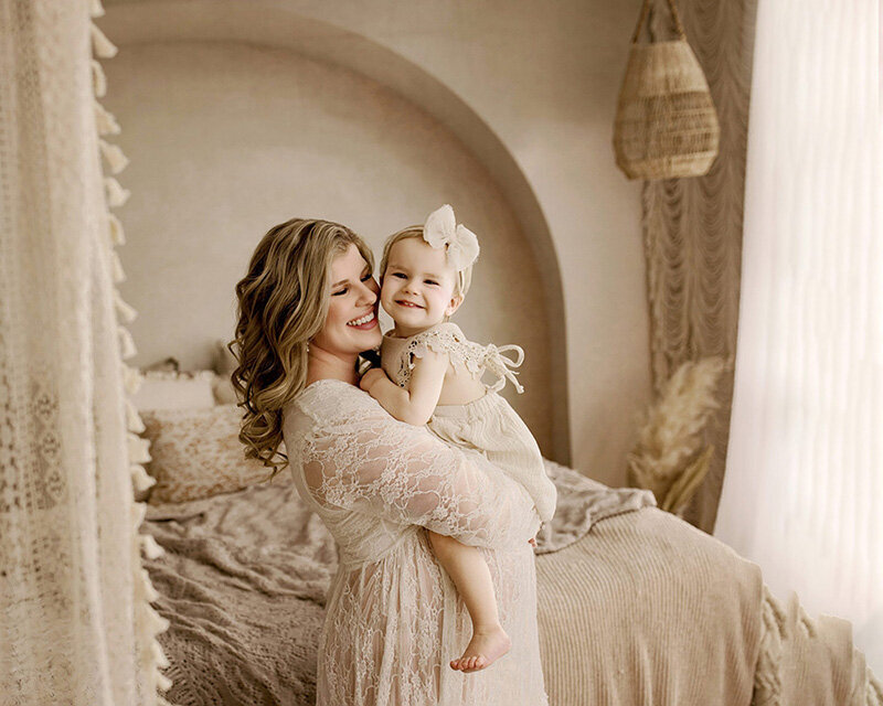 sibling-maternity-mom-medina