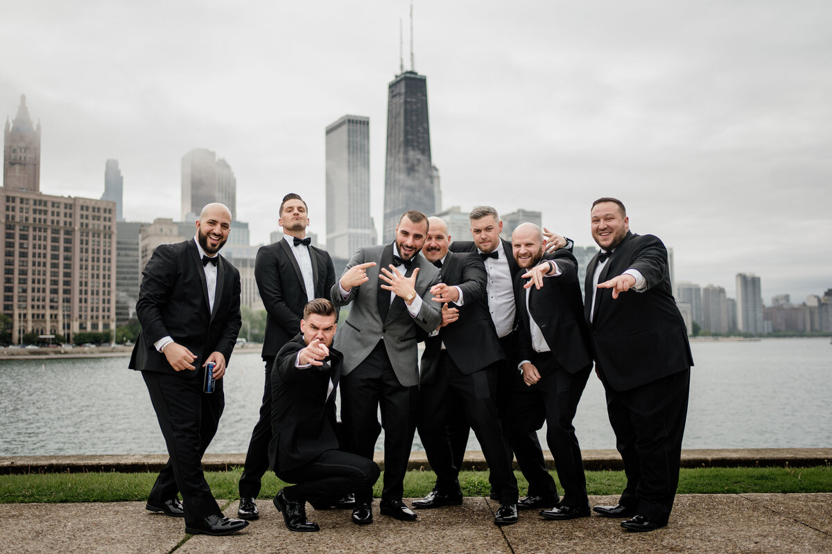 Millennium-Moments-Chicago-Wedding-Photograper-Hilton-Chicago-Modern-Bride-Groom-FAV-64