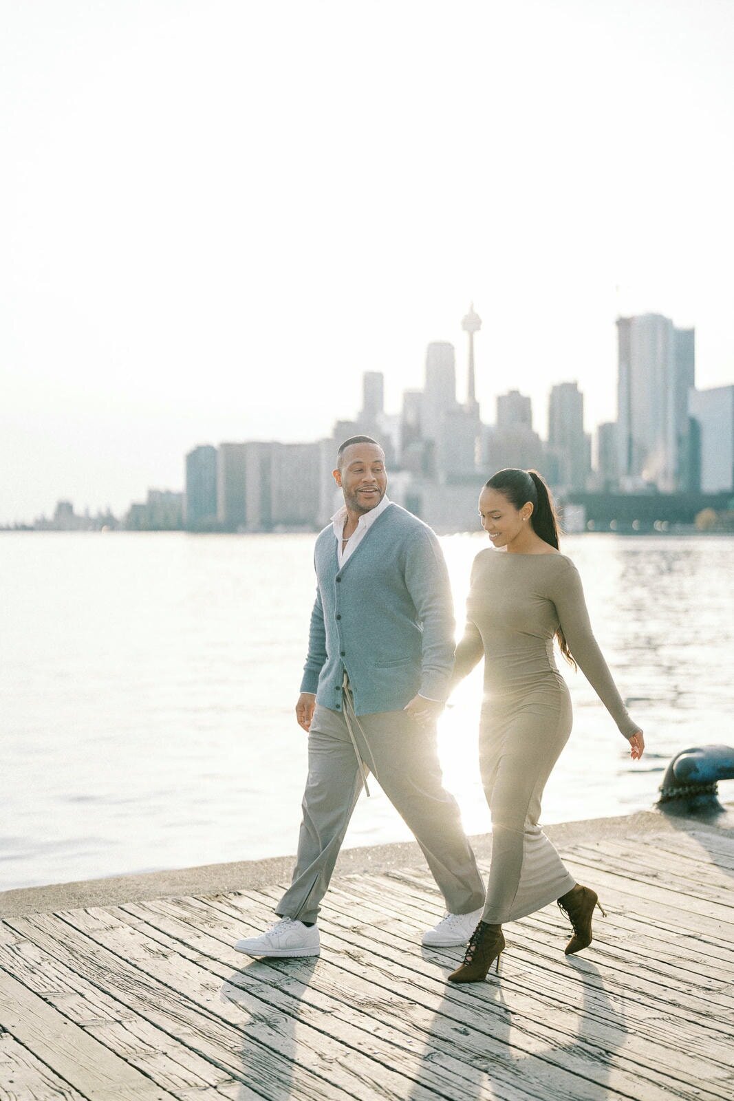 E11-Engagement-photo-shoot-in-Downtown-Toronto-Maria-and-DeVon-2025-04-14-2500px-1091