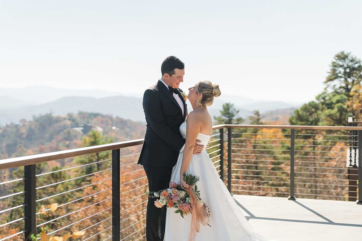 tennesse-destination-wedding-venues-spring-colors