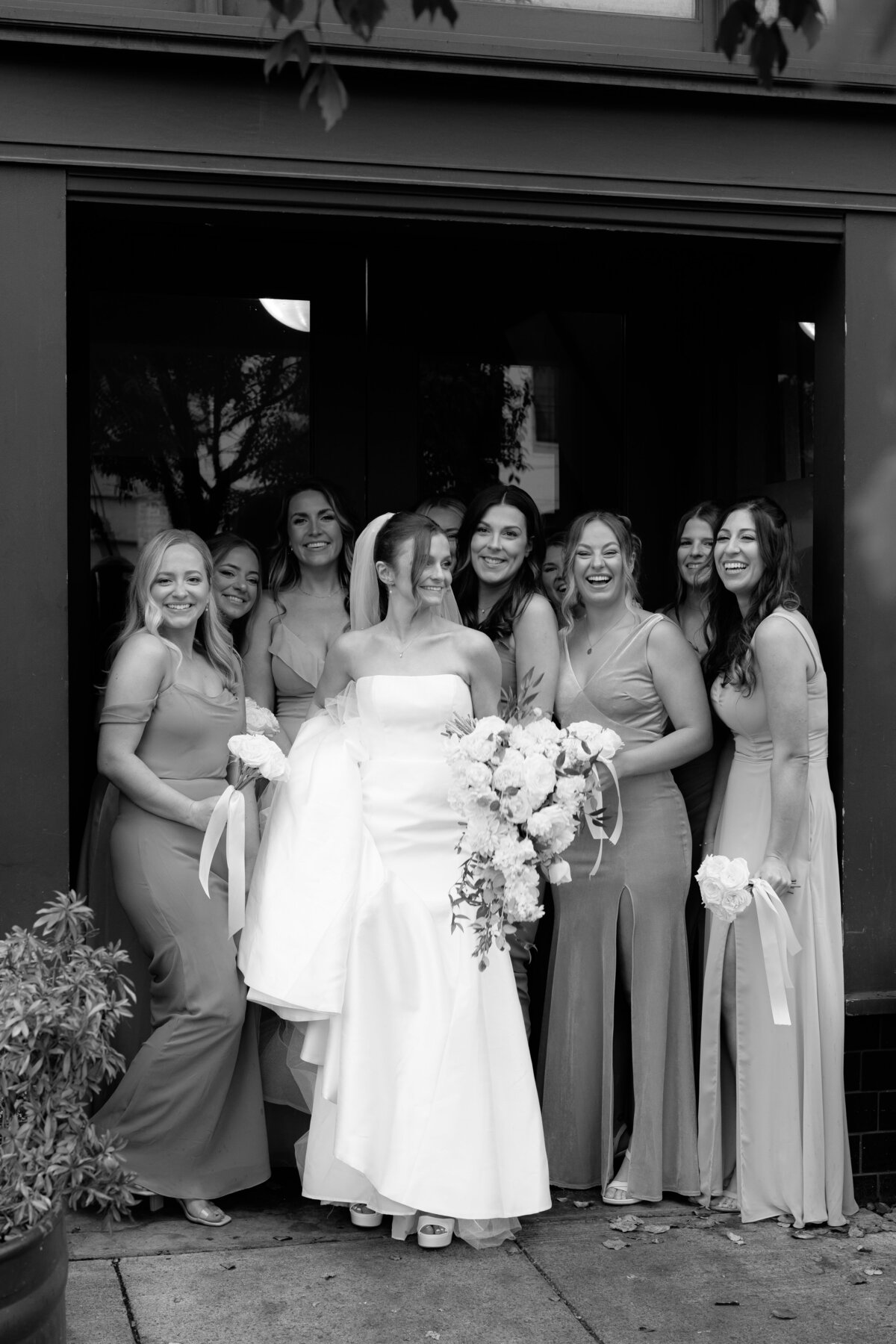 the-evergreen-portland-oregon-wedding-bridal-party-photos-155