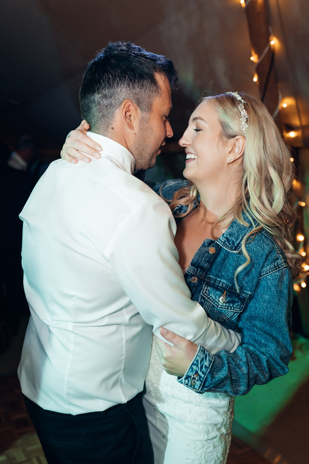 cotswold-wedding-photographer-newlyweds-during-their-first-dace