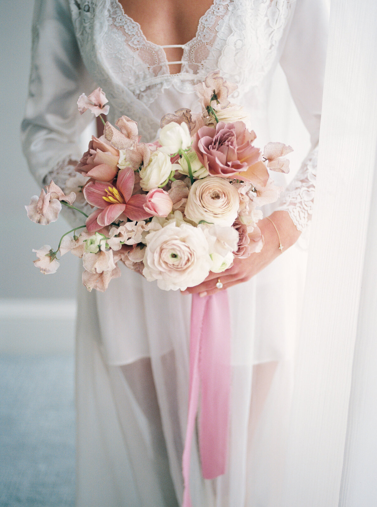 Callie + Derek Braun - Blessed Sacrament NYC - New York City - Stephanie Michelle Photography - @stephaniemichellephotog-213
