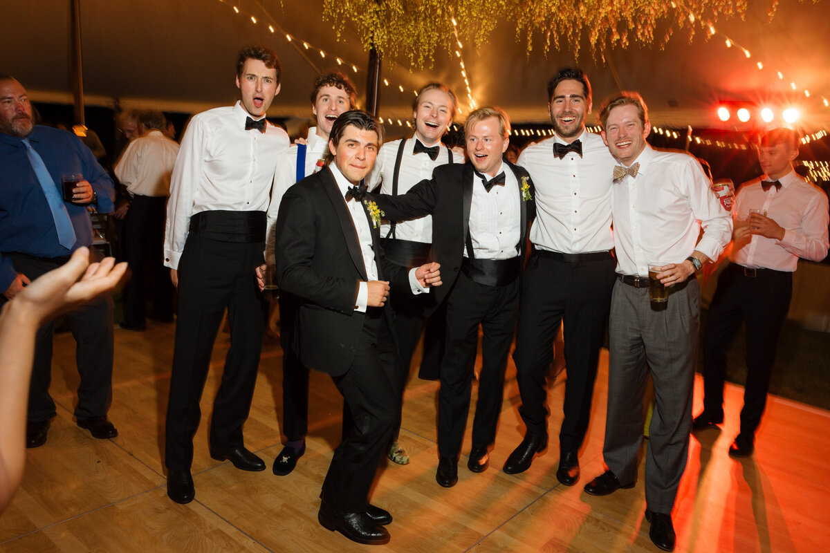 Lake-Minnetonka-wedding-Will-DeGraw-Clever-Disarray-110
