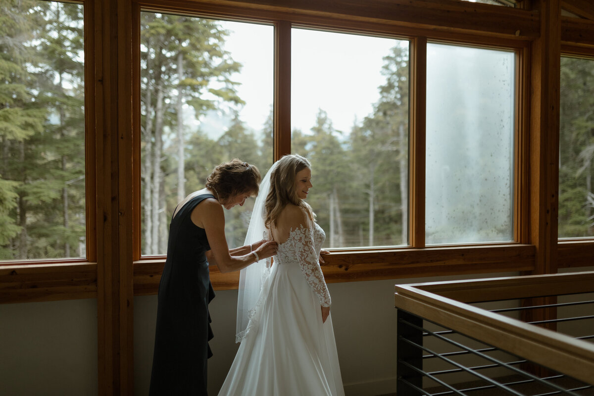 bride getting ready